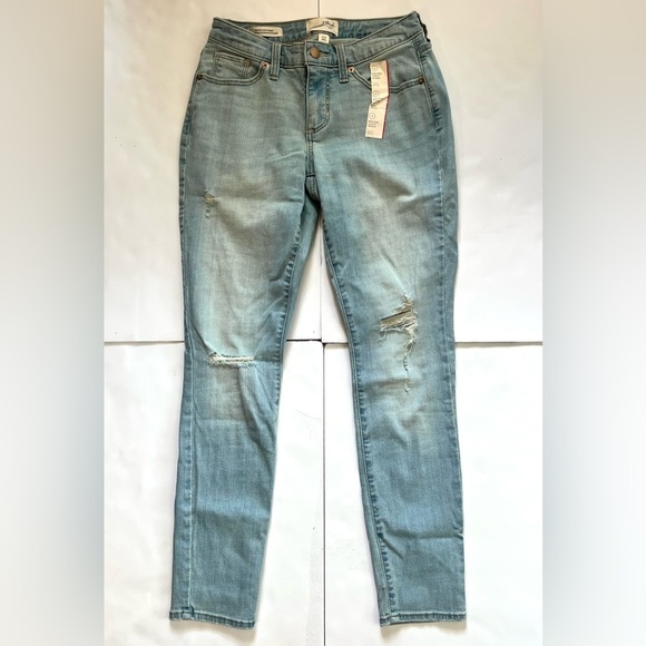 Universal Thread Denim - Universal Thread Women's Light Blue Mid-Rise Curvy Skinny Distressed Jeans Sz 4